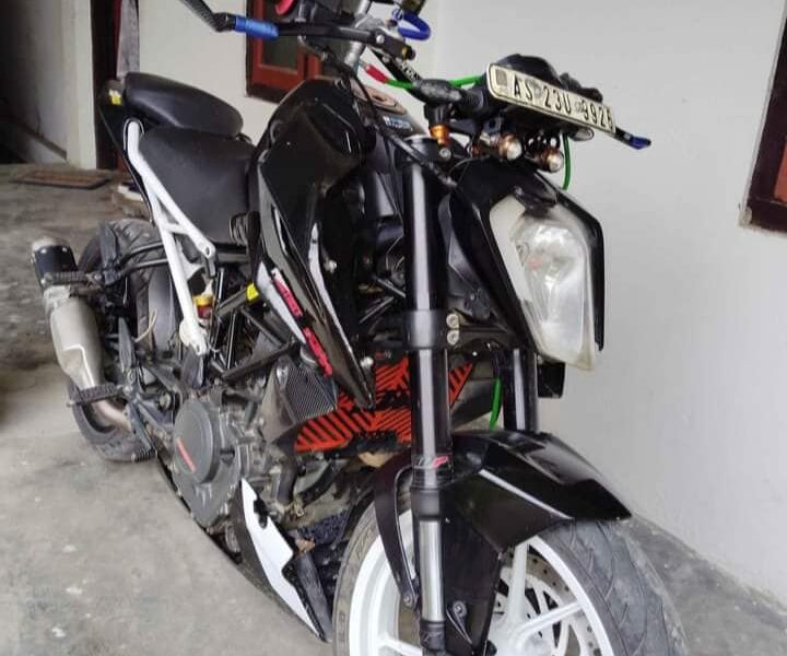 2017 KTM Duke 250 for Sale, Excellent Condition, Well-Maintained, and Ready to Ride